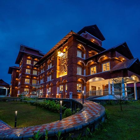 Kumbanad Heritage Hotel Vennikulam Extérieur photo
