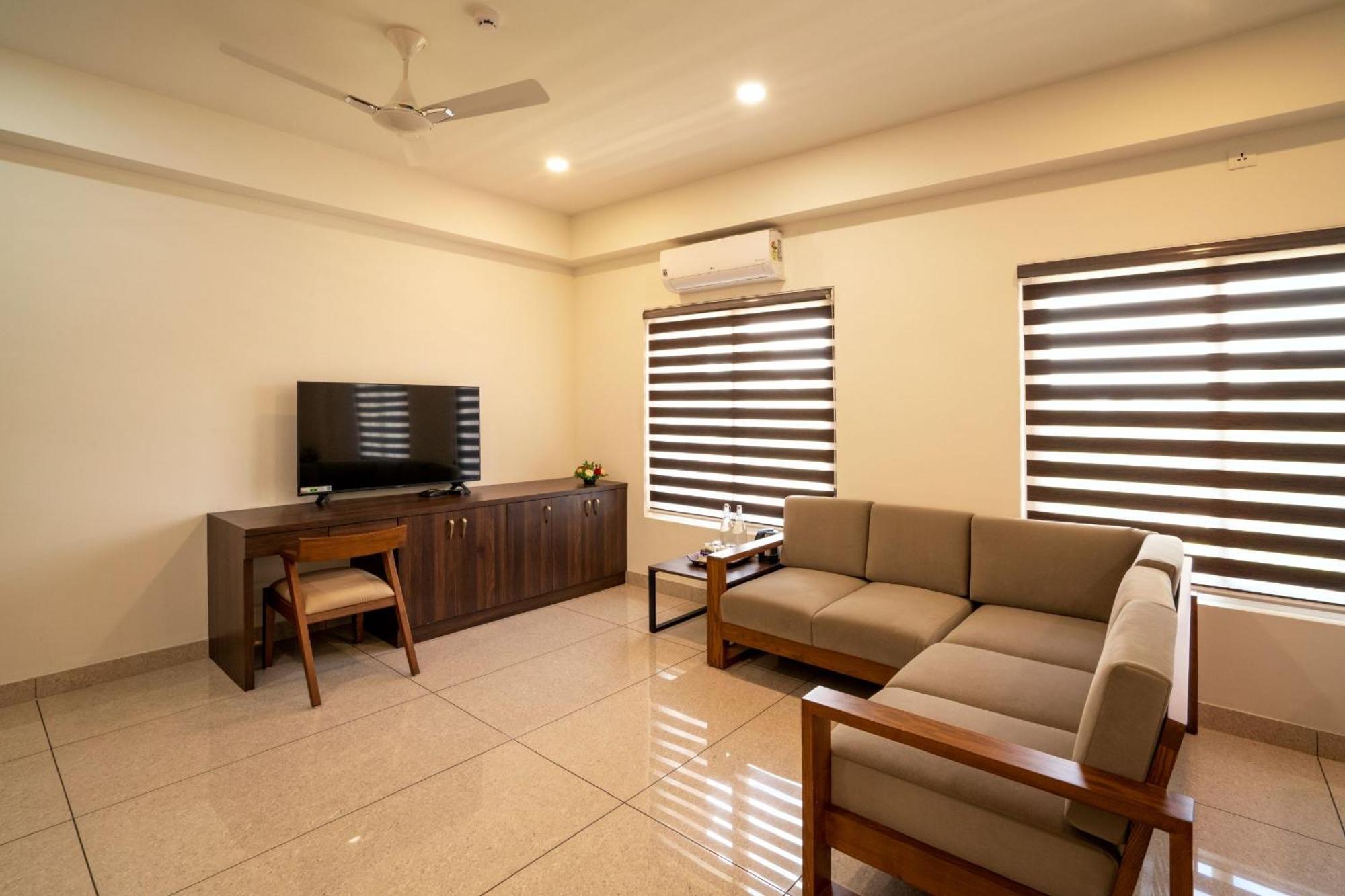 Kumbanad Heritage Hotel Vennikulam Extérieur photo