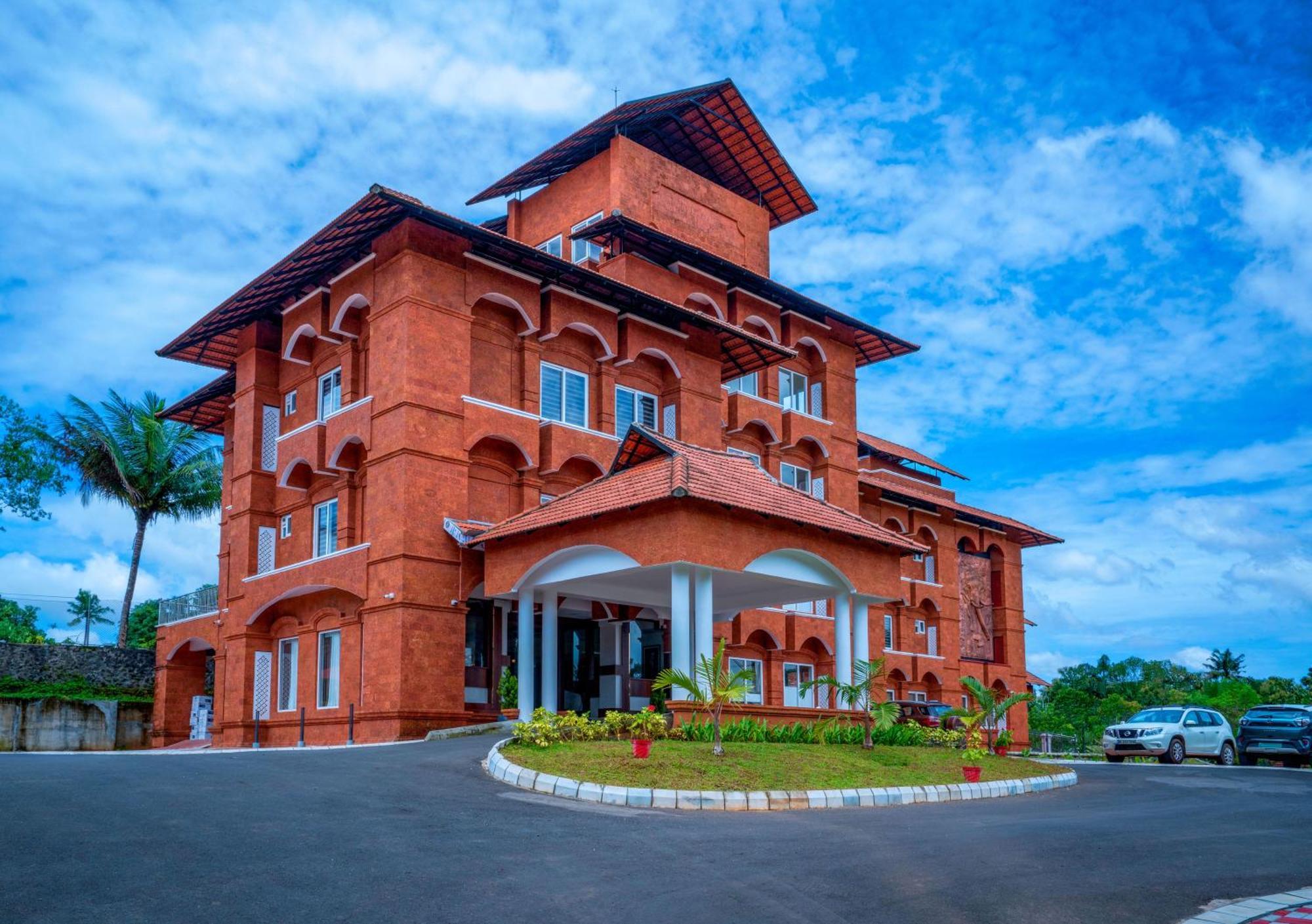 Kumbanad Heritage Hotel Vennikulam Extérieur photo