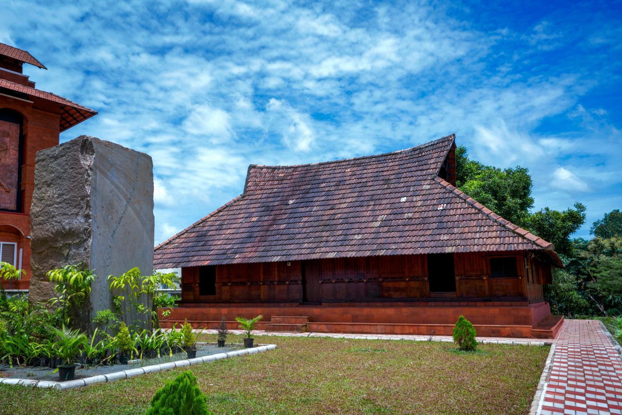 Kumbanad Heritage Hotel Vennikulam Extérieur photo